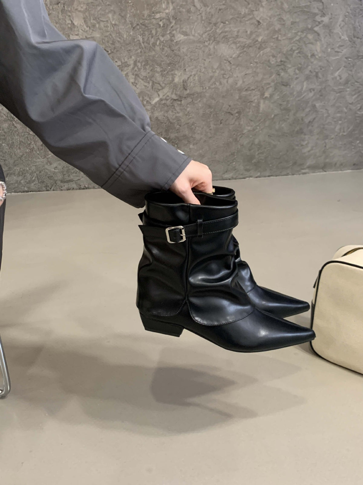 Chunky Martin Pointed Pleated Pile Style Sleeve Boots