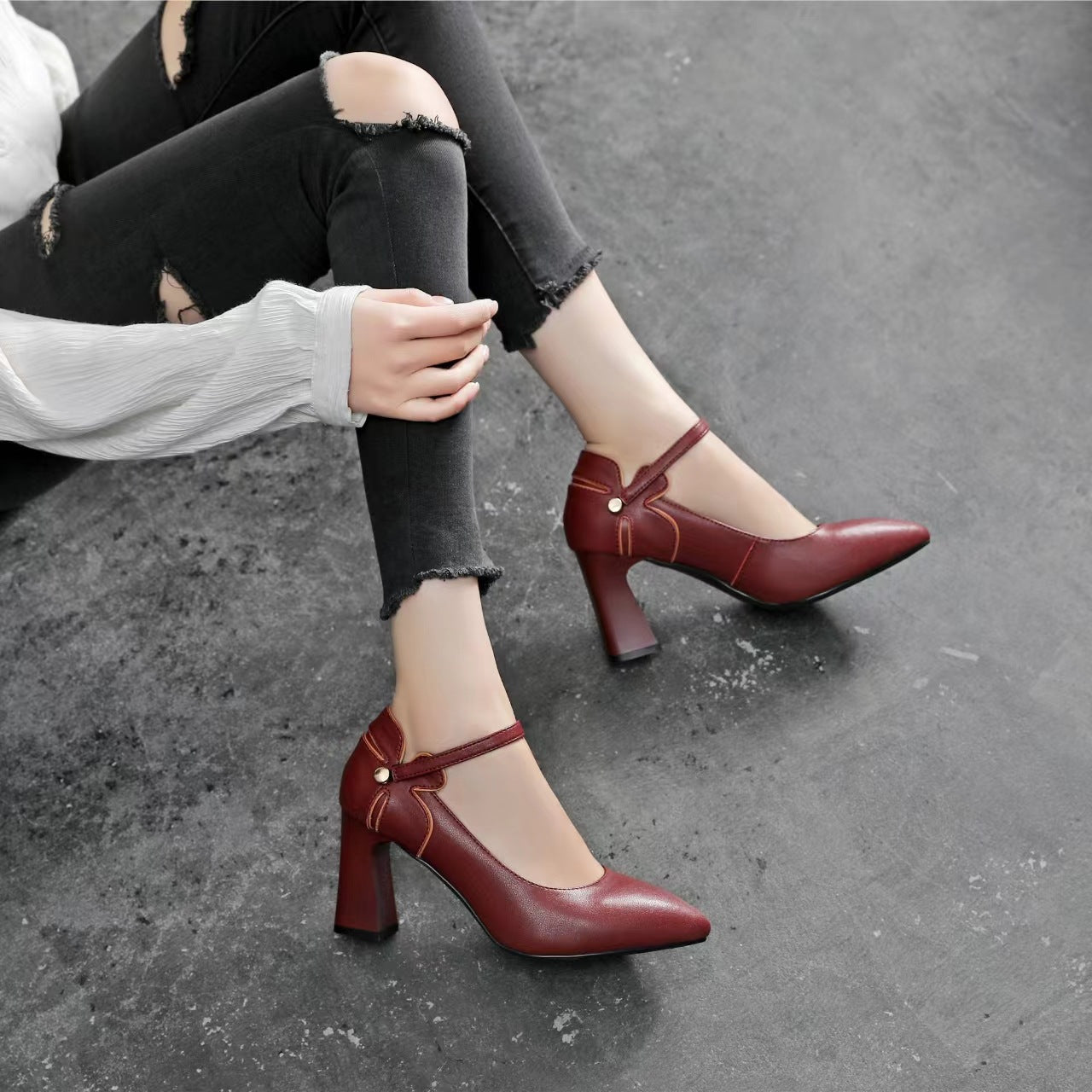 Women's Black Thick High Pointed Toe Low-cut Men's Shoes