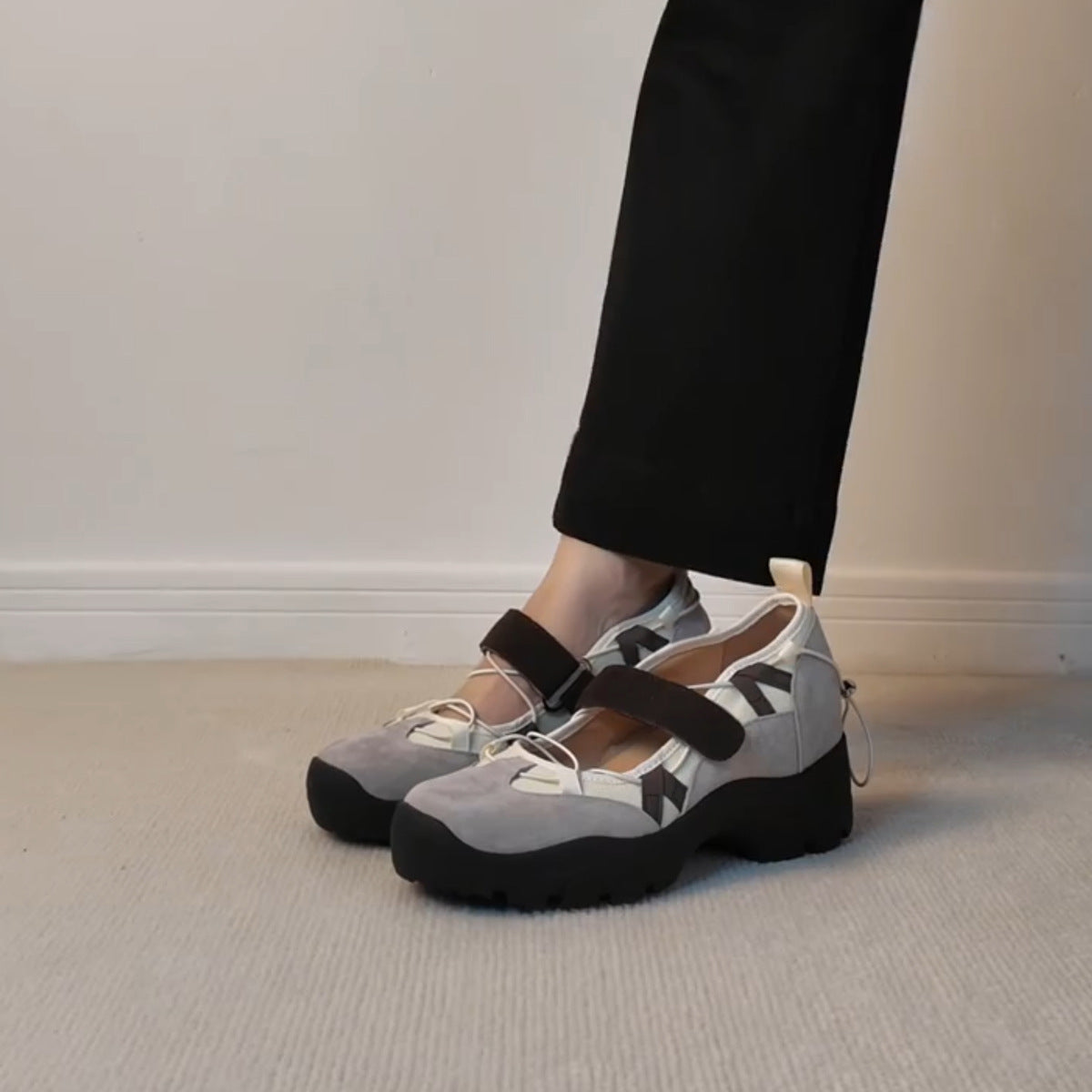 Women's Tired When Stepping On Feet Velcro Platform Niche Retro Women's Fashion Shoes