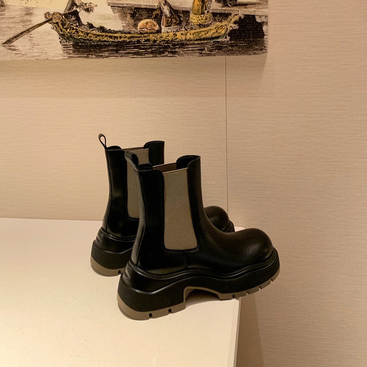 Women's Fashionable Round Head Chunky Thick Bottom Height Increasing Boots