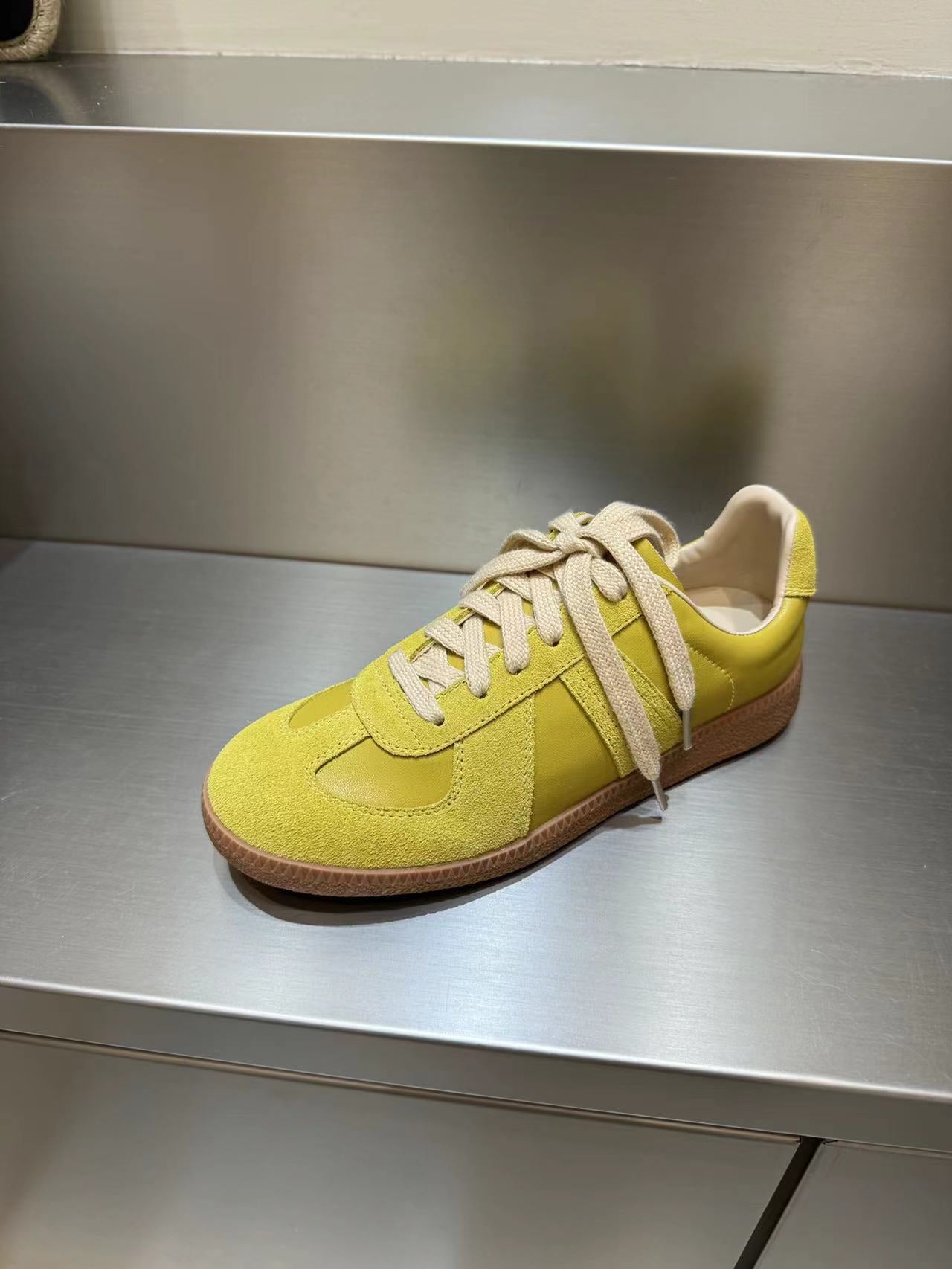 Women's Elk High Version Retro Genuine German Training Round Sneakers