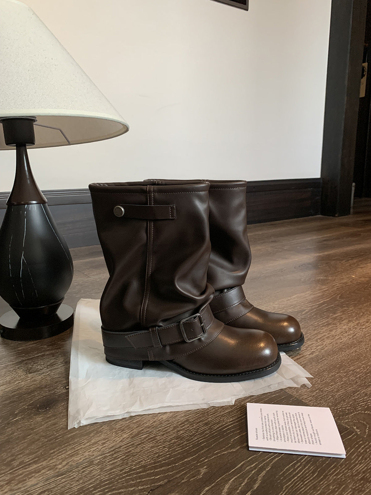 Hot Pants Fashionable Waste Soil Wind Pleated Buckle Western Boots