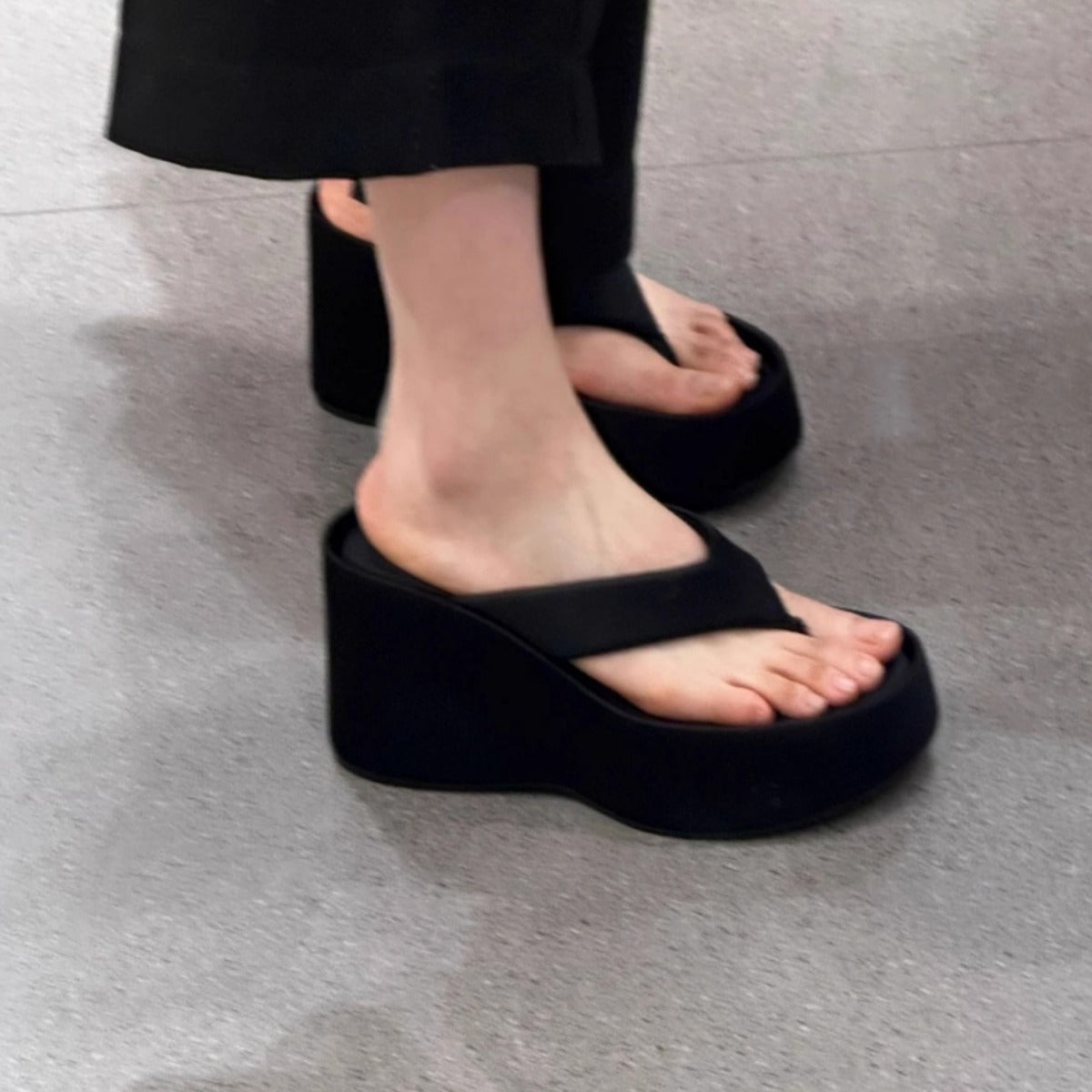 Women's Small Raise The Bottom Summer Outer Wear Slippers