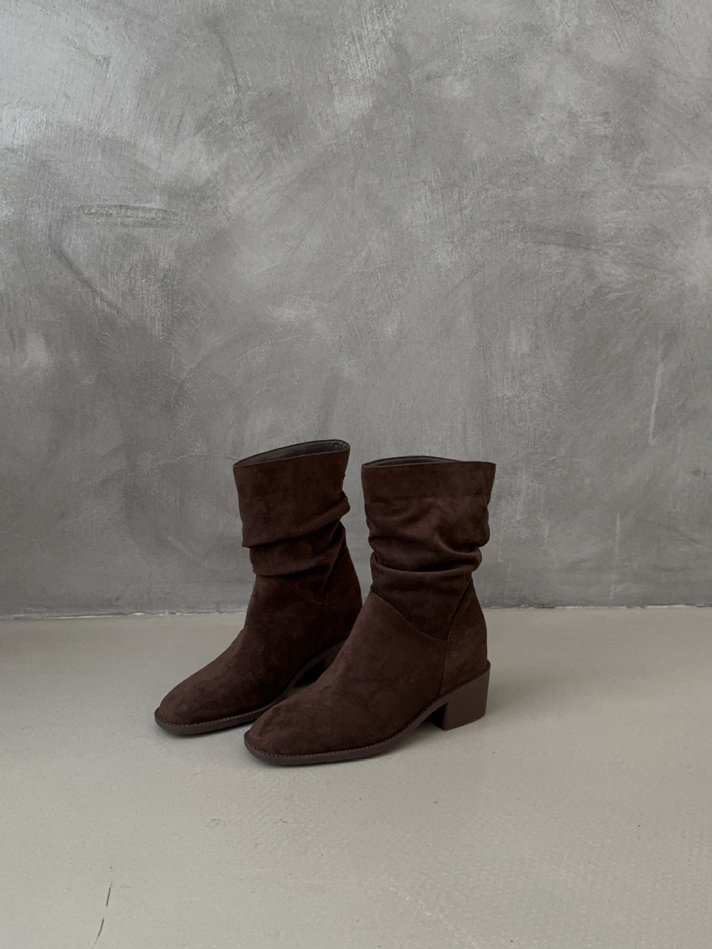 Women's Pile Elegant Short Sleeve Height Increasing Insole Boots