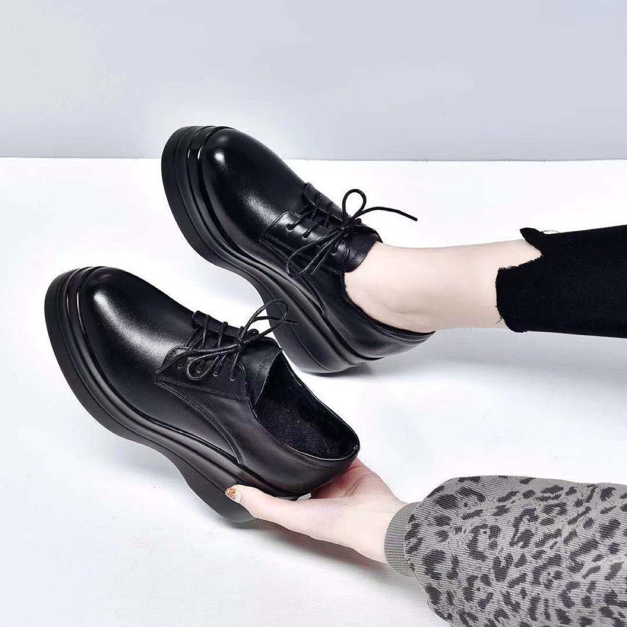 Women's Early Autumn Black Deep Mouth High Casual Shoes