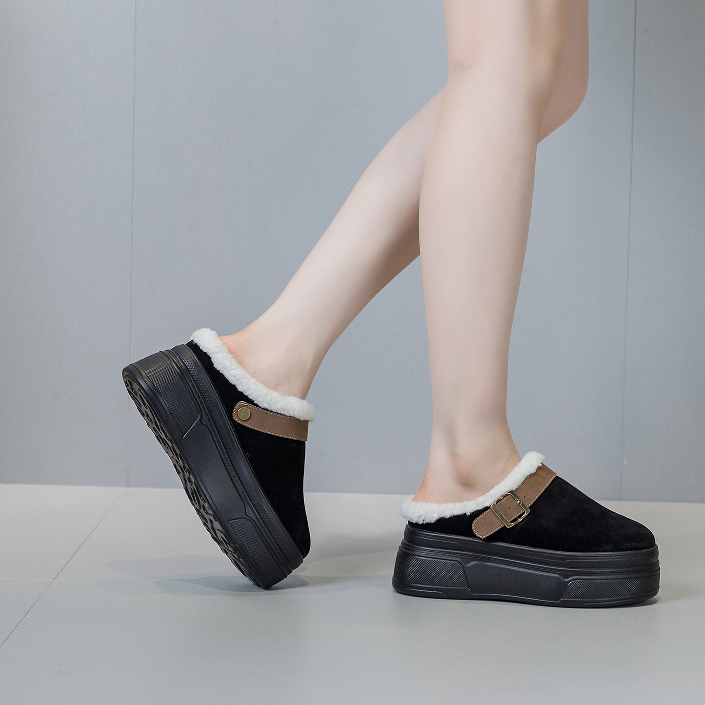 Women's Thick Bottom Increased Closed Toe Warm Fur Slippers