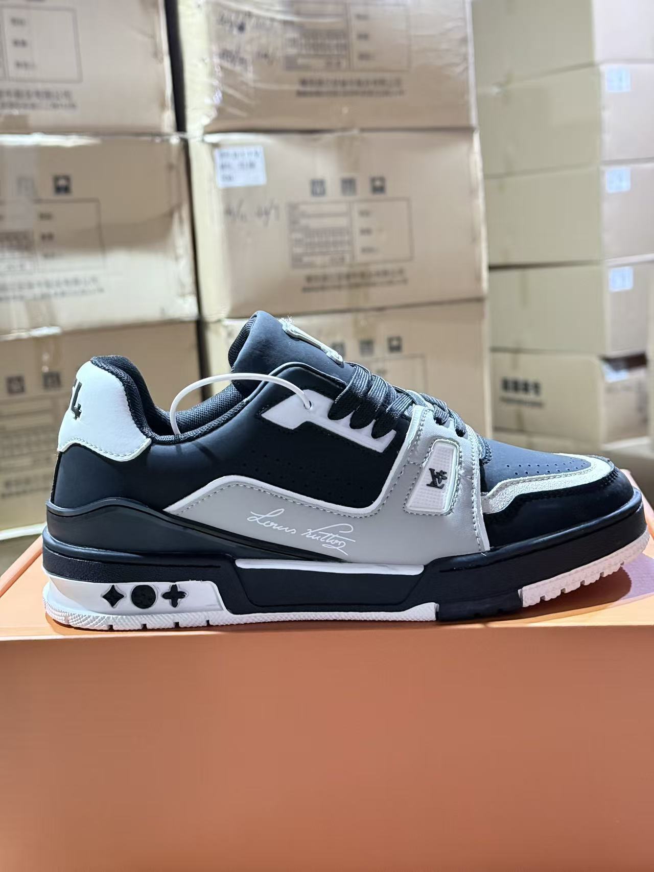 Women's & Men's Embroidered Printed Couple Fashion Trends Board Men's Sports Shoes