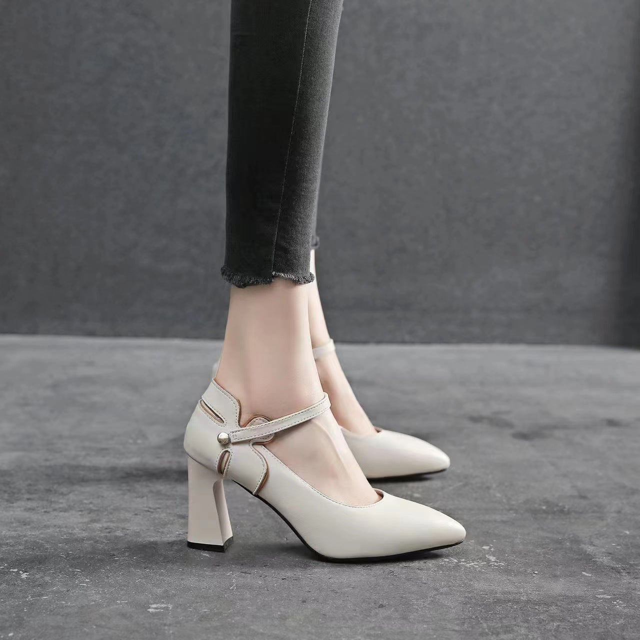 Women's Black Thick High Pointed Toe Low-cut Men's Shoes