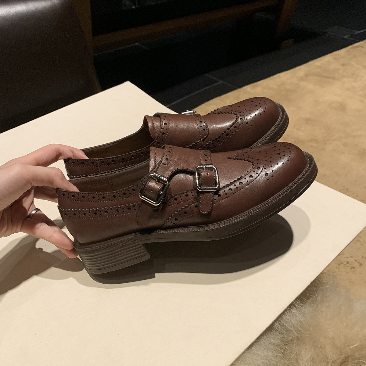 Women's Height Increasing Insole British Style Carved Women's Shoes