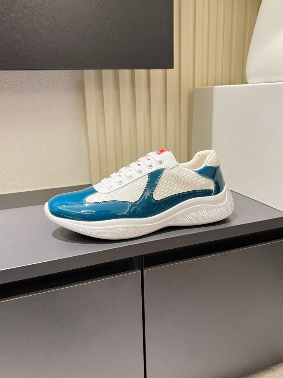 Men's Extra Large Sports First Layer Cowhide Patent Summer Sneakers