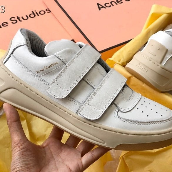 Women's Style Classic Smiley White Velcro Versatile Women's Shoes