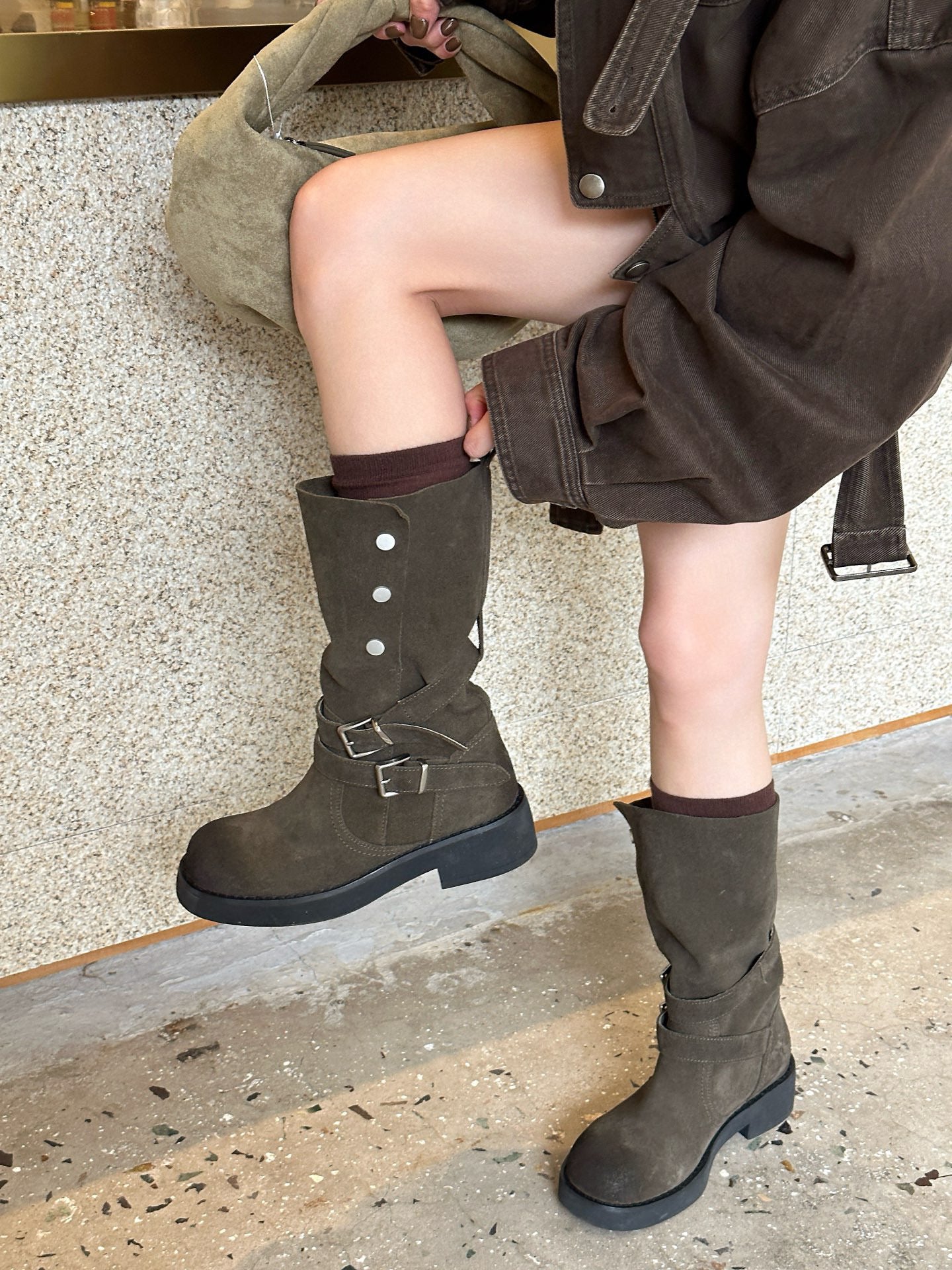 Women's Soil Style Retro Round Head Chunky Lapel Tube Brushed Cow Boots