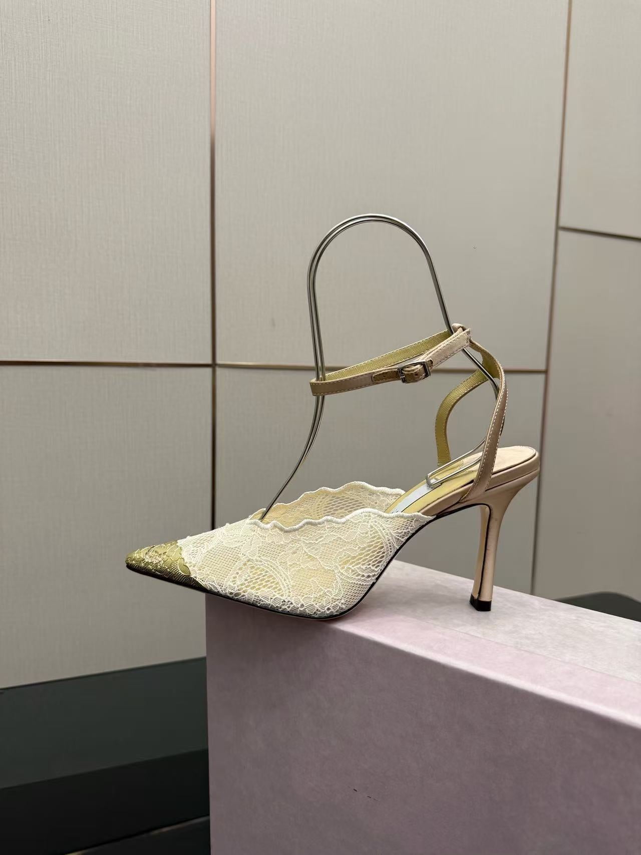 Women's Gold Buckle Hollow Lace Shallow Mouth High Heeled Sandals