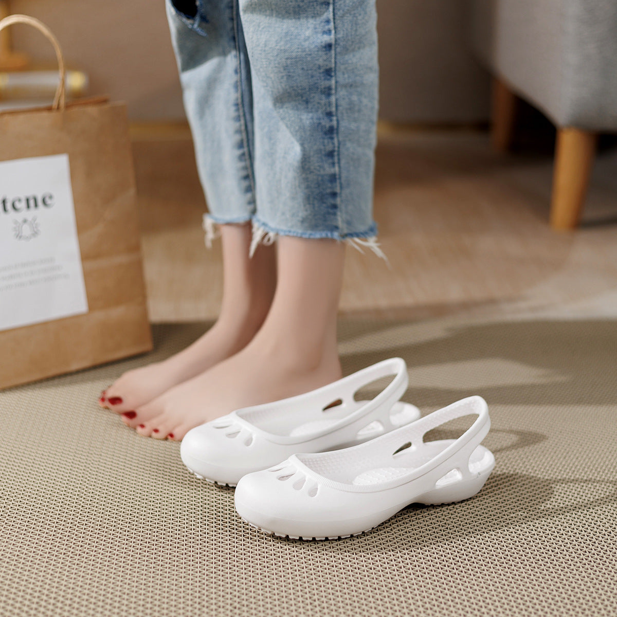 Women's Hospital Nurse White Closed Toe Plus Size Sandals