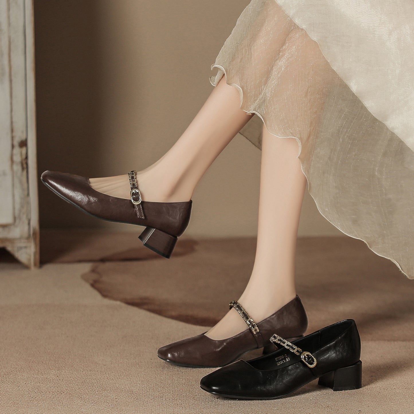 Women's Retro Metal Strap Mary Jane Chunky Women's Shoes