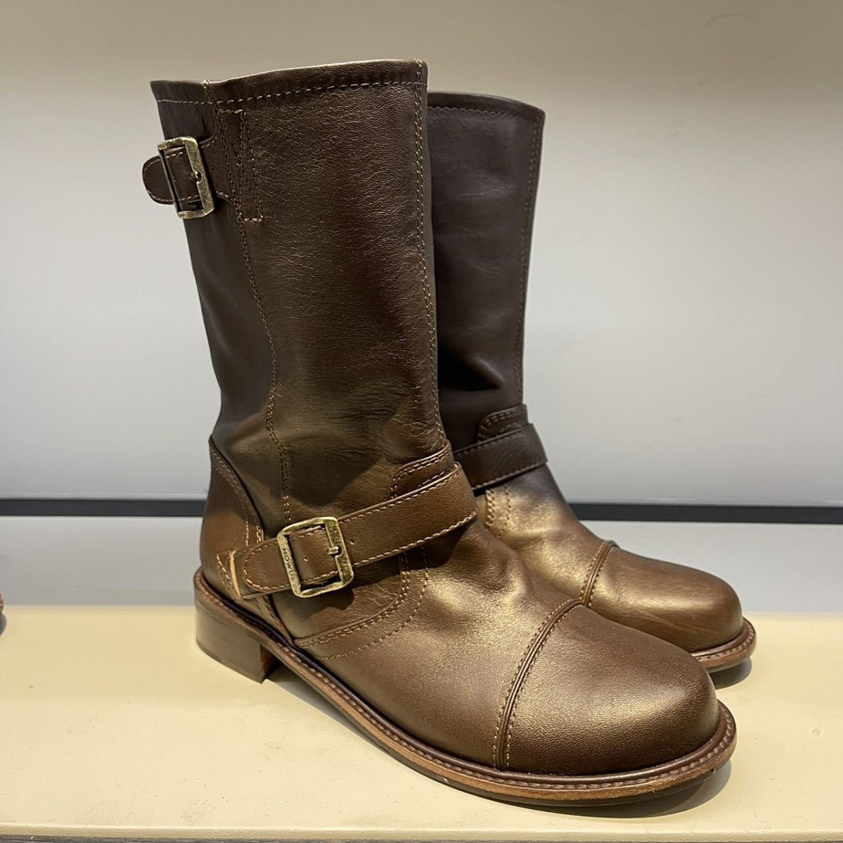 Women's Cowhide Sleeve Middle Martin Knight Boots