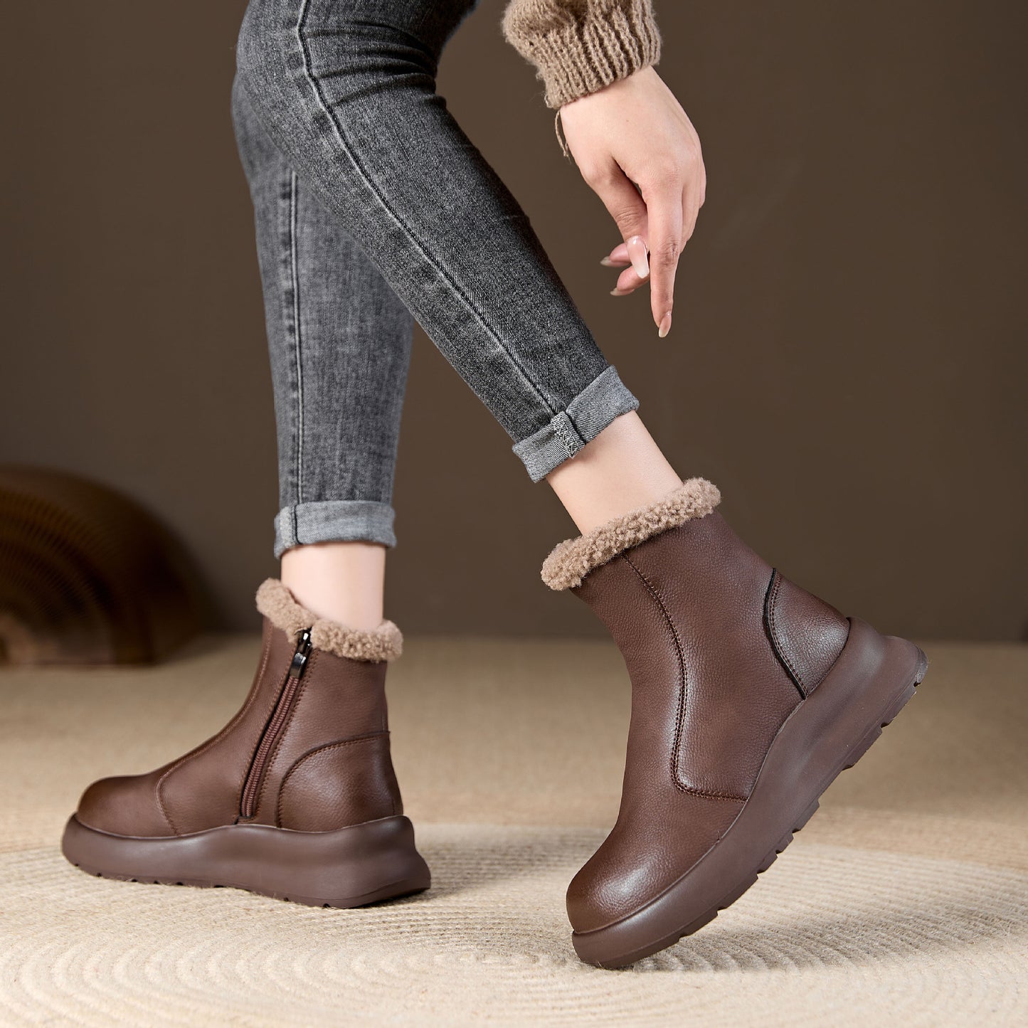 Women's Wool Thickened Warm Genuine Lightweight Retro Snow Boots