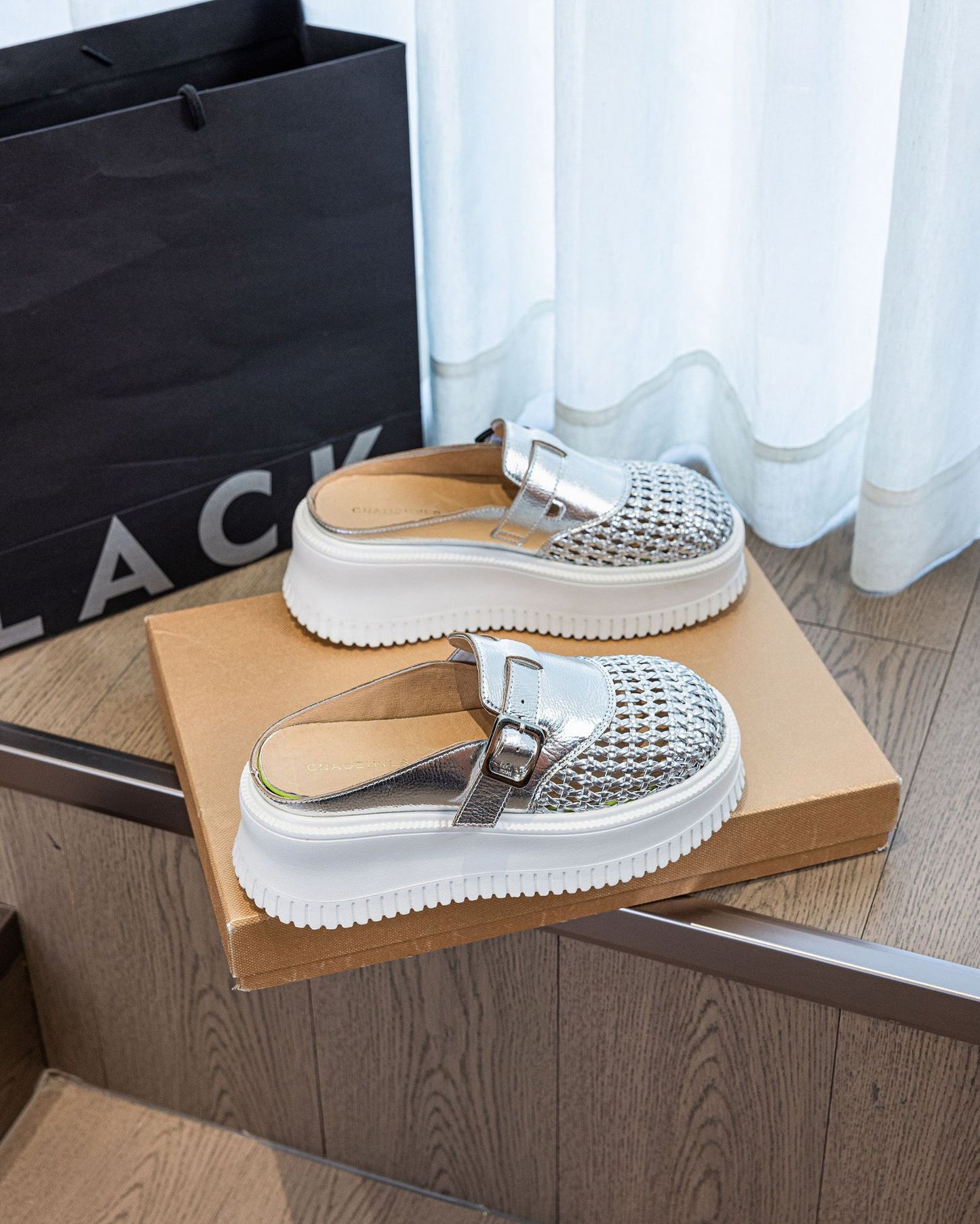 Women's Summer Outdoor Hole Thick Bottom Toe Cap Flat Slippers