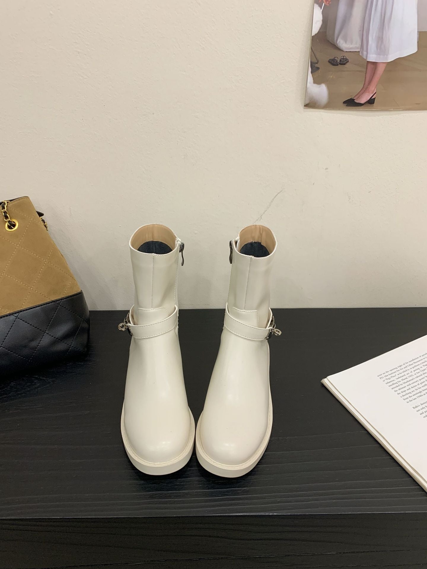 Women's Niche Design Knight Skinny Round Toe Flat Women's Leather Boots