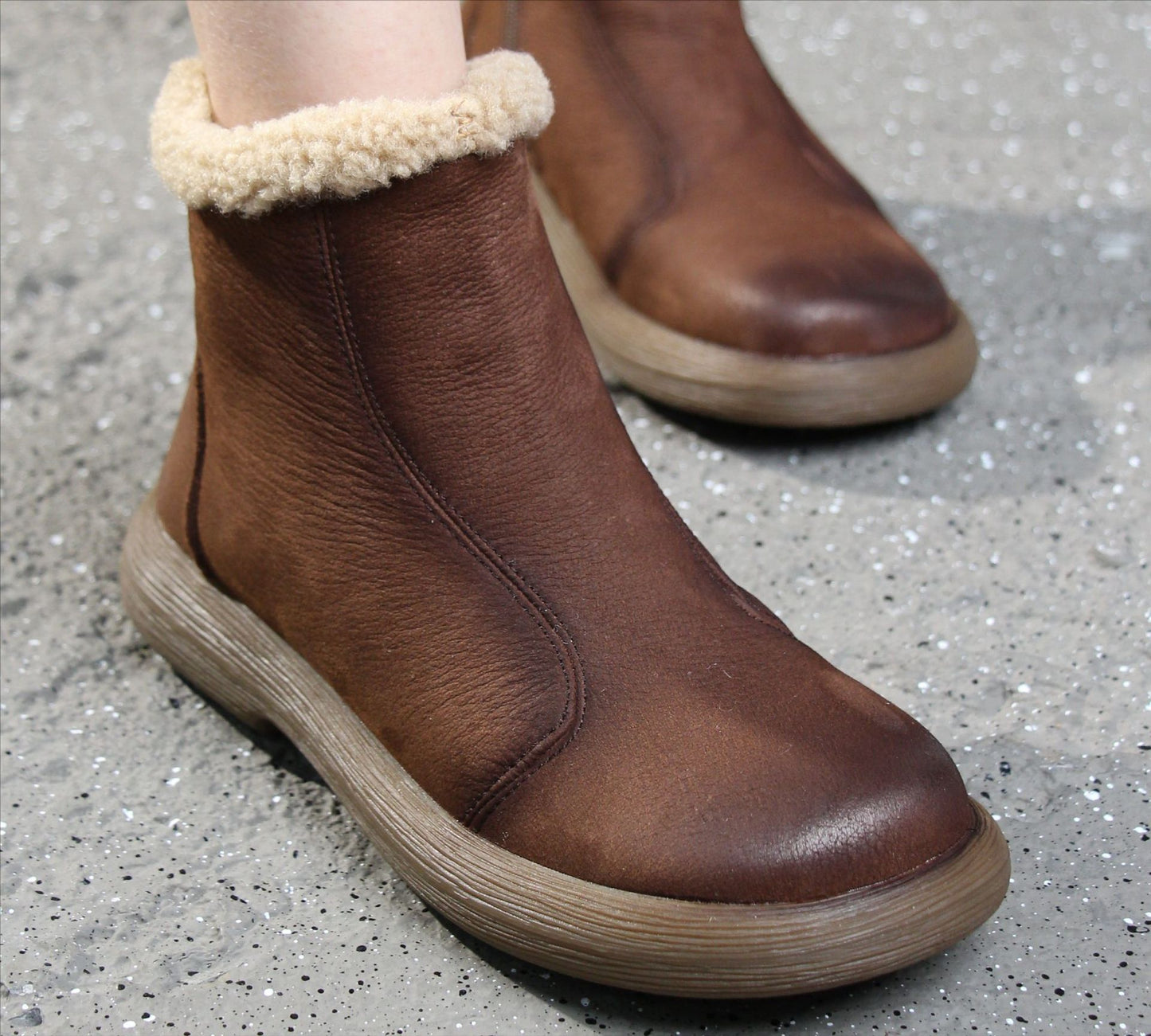 Women's Cowhide Retro Round Toe Side Zipper Short Boots