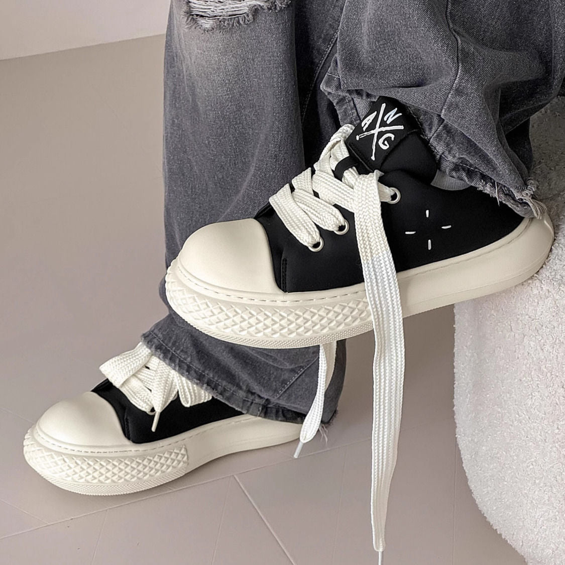 Men's Joint Black Big Head Platform Height Sneakers