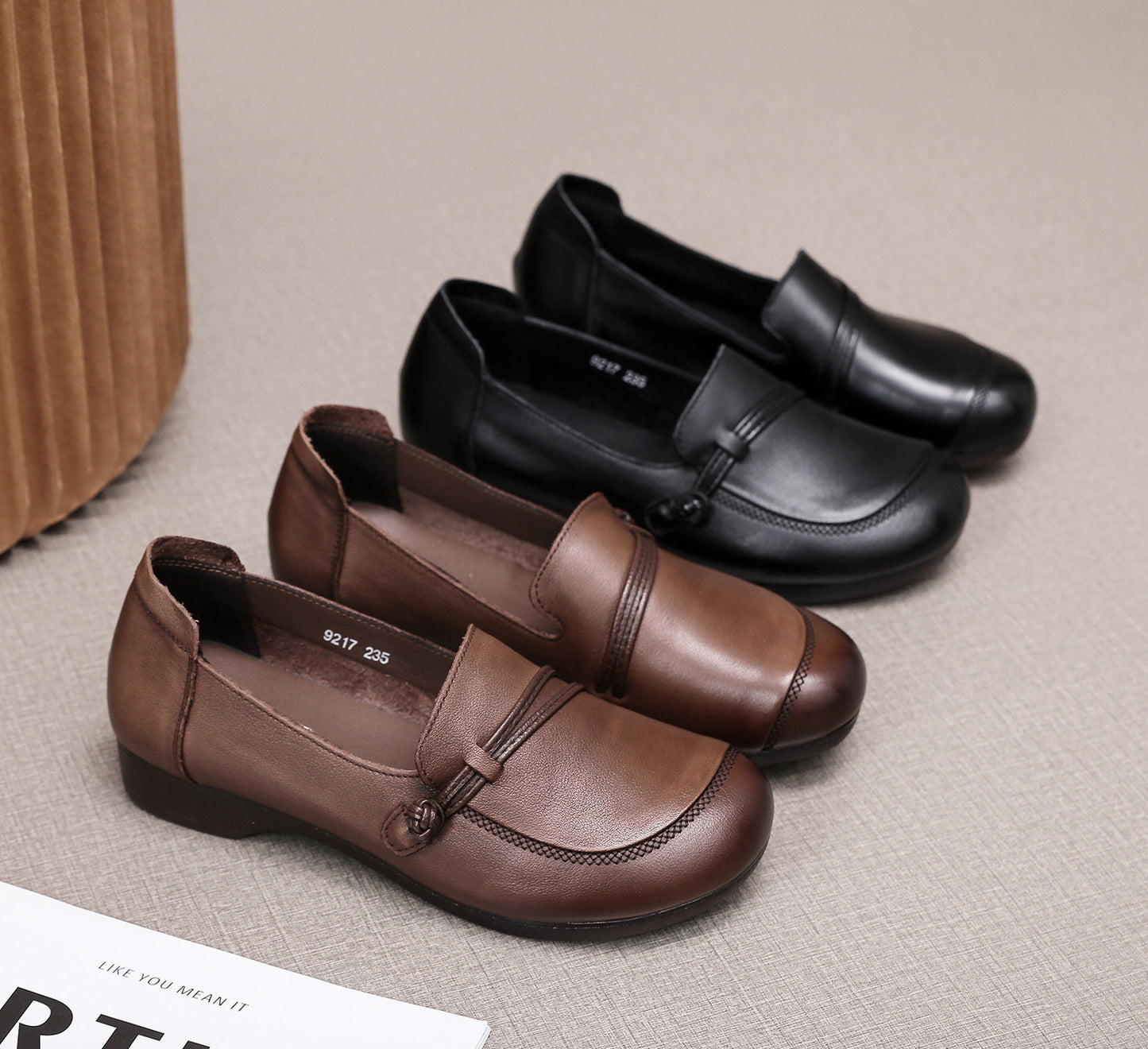 Women's Round Head Soft Bottom Top Layer Cowhide Casual Shoes