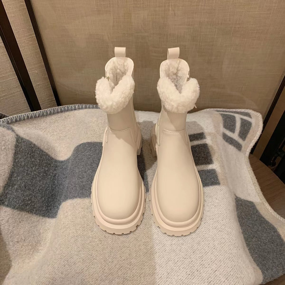 Women's Lamb Fleece-lined Thick Chunky Platform Short Snow Boots