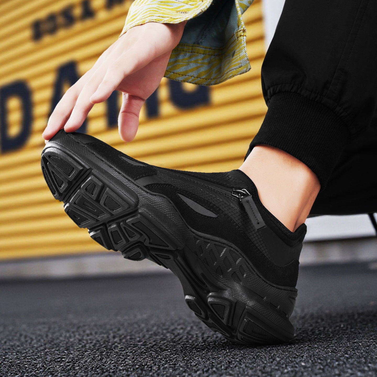 Men's Pure Black Lightweight Soft Sole Warrior Dad Men's Casual Shoes