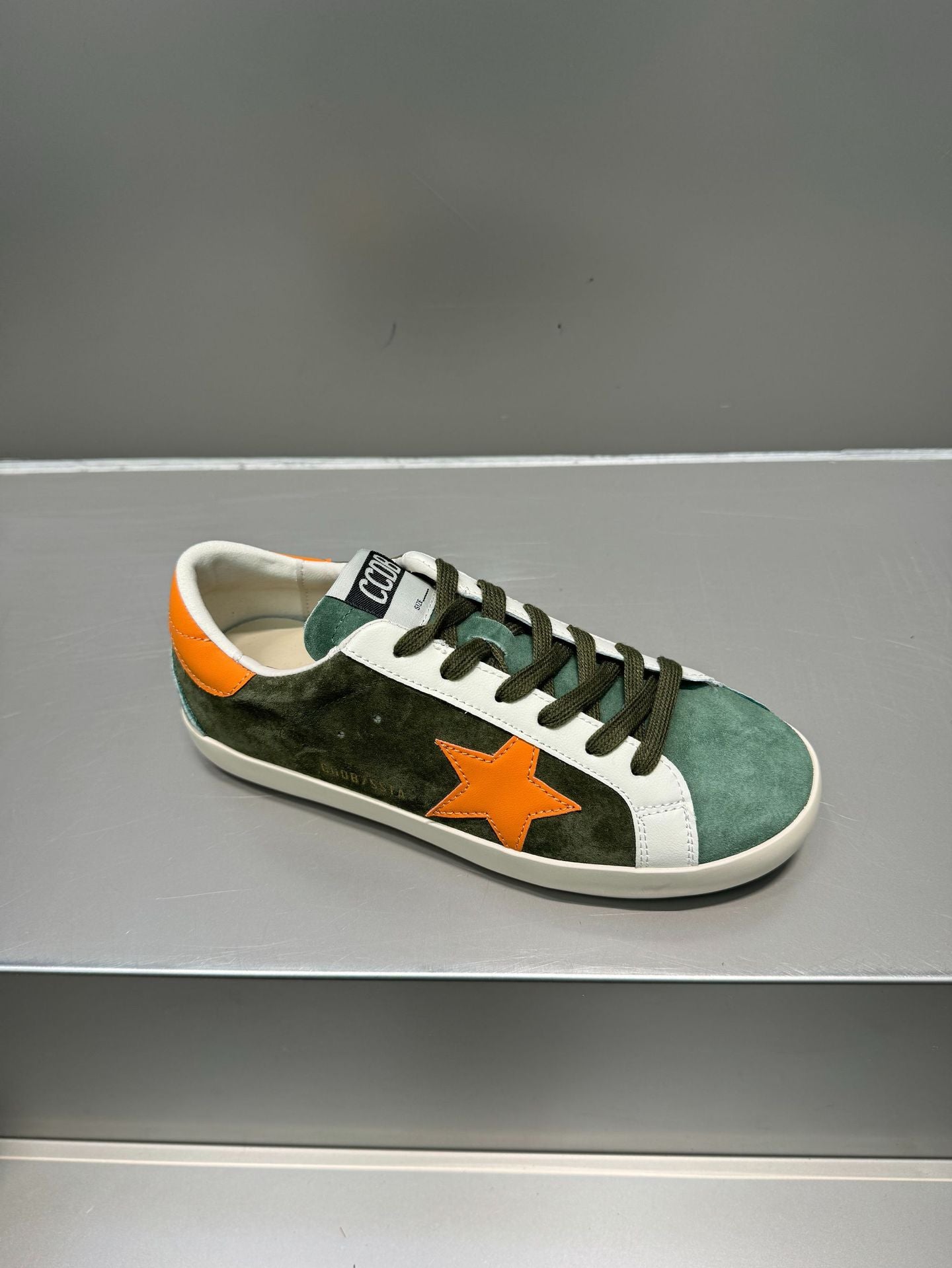 Women's Style Distressed Star Little Dirty Early Spring Lightweight Retro German Sneakers