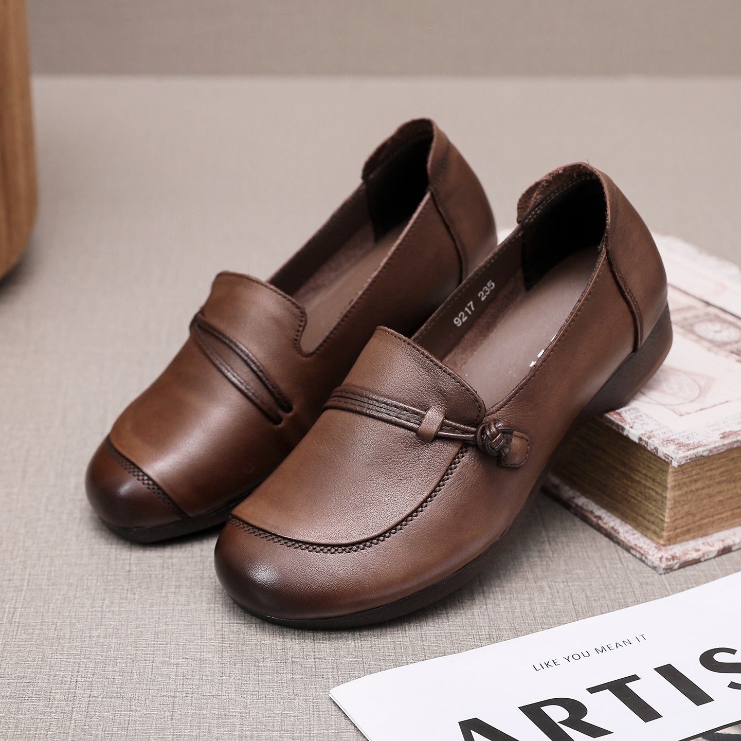 Women's Round Head Soft Bottom Top Layer Cowhide Casual Shoes