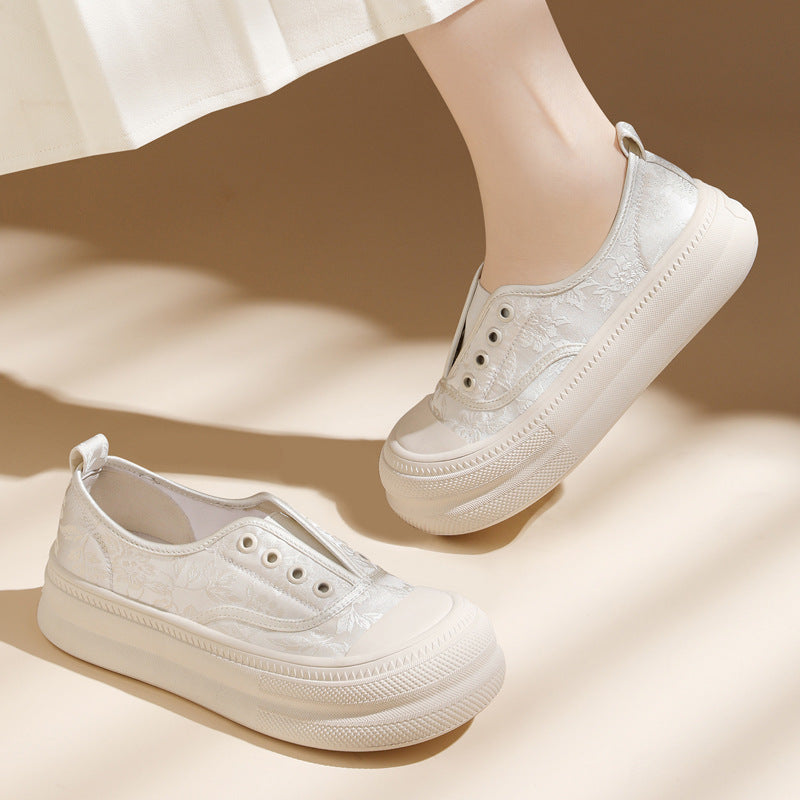 Women's Chinese Style Satin Spring Soft Bottom Wild Fashion Casual Shoes