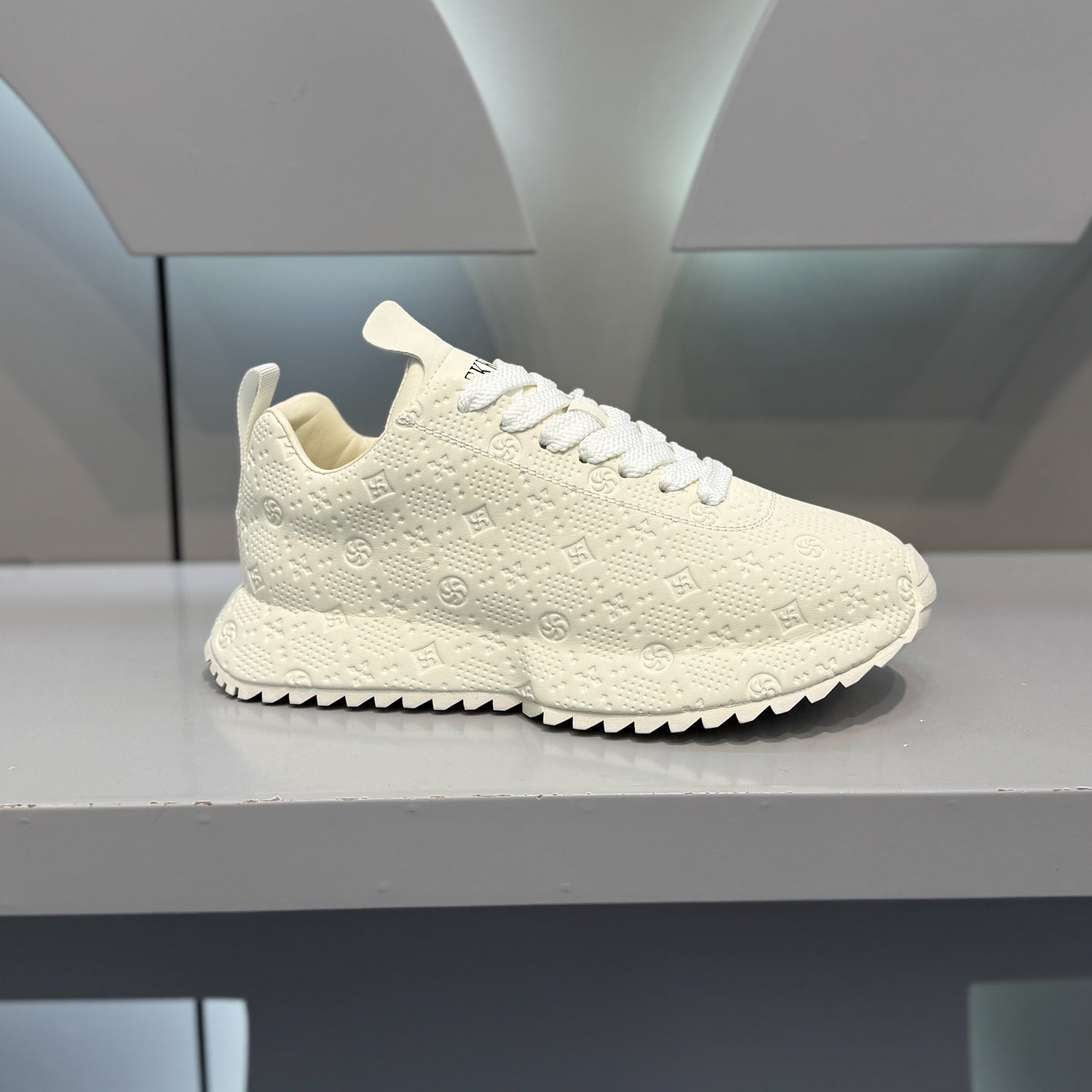 Men's Light Luxury Fashion Veet Padded Covered Bottom Ruffle Handsome Stylish Men's Casual Shoes