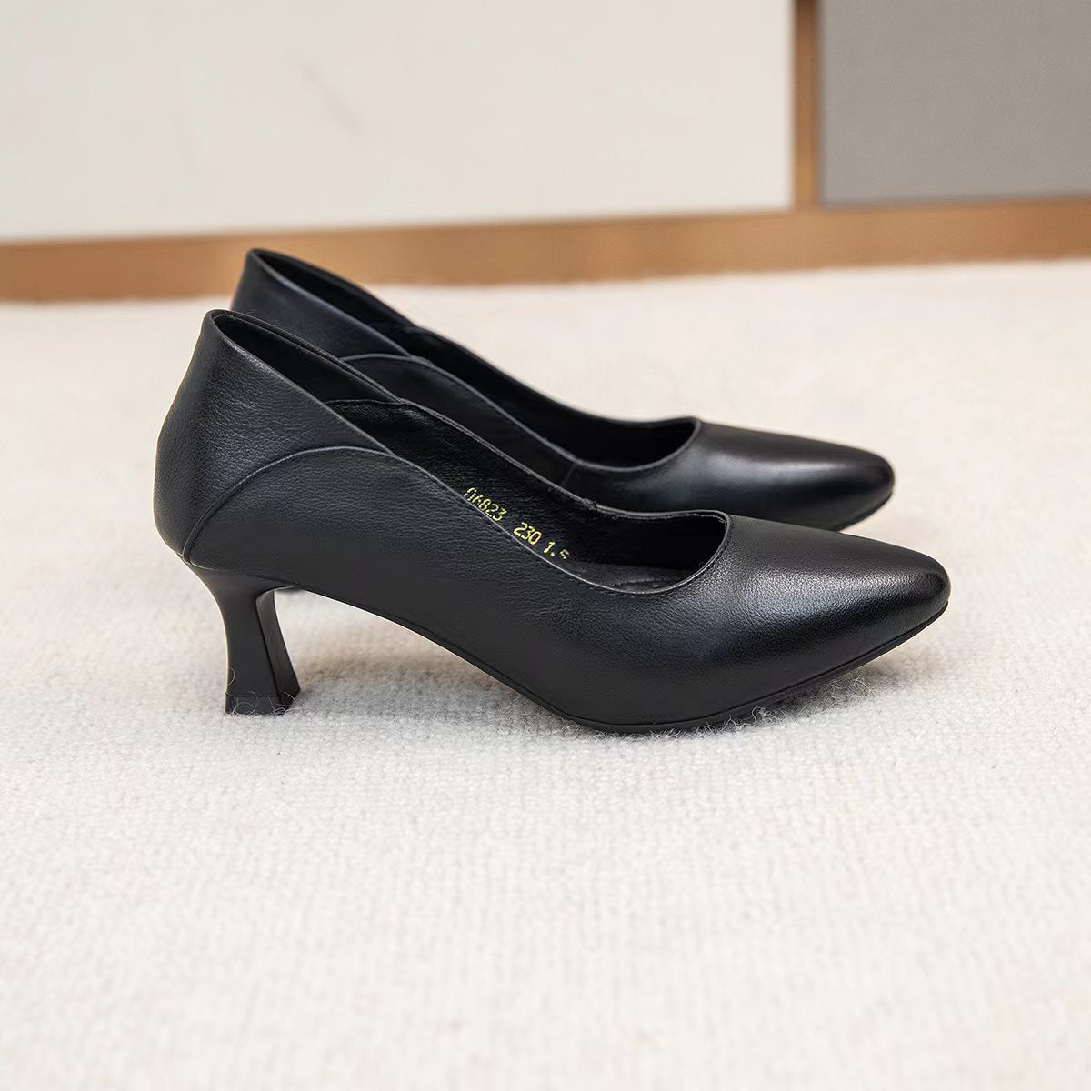 Women's High Low-cut Stiletto First Layer Cowhide Pointed Toe Commuter Women's Shoes