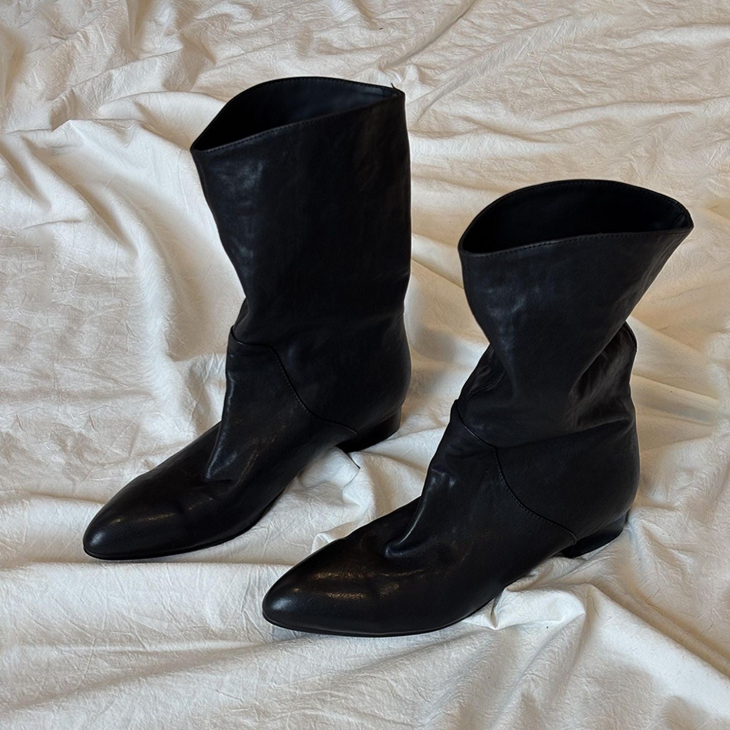 Women's Style Retro Elegant Pointed High-grade Wide Tube Slimming Women's Leather Boots