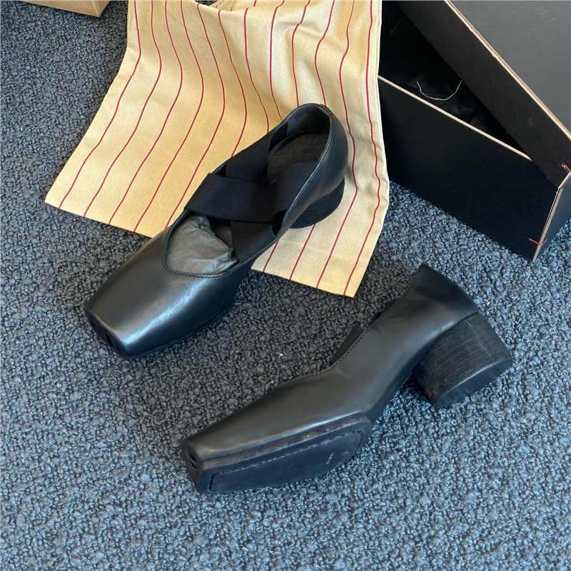 Women's Style Handmade Retro Pig Nose Ballet Authentic Square Toe Mid Heels