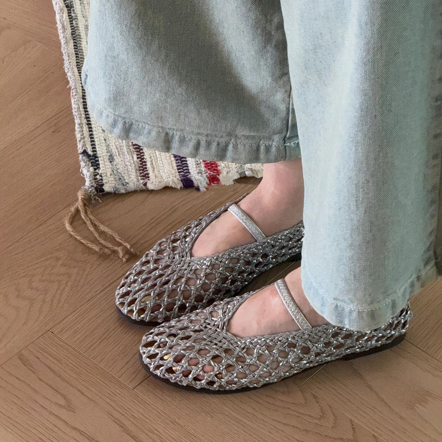 Women's Sheepskin Version Hollow Handmade Strap Round Toe Flat Women's Fashion Shoes