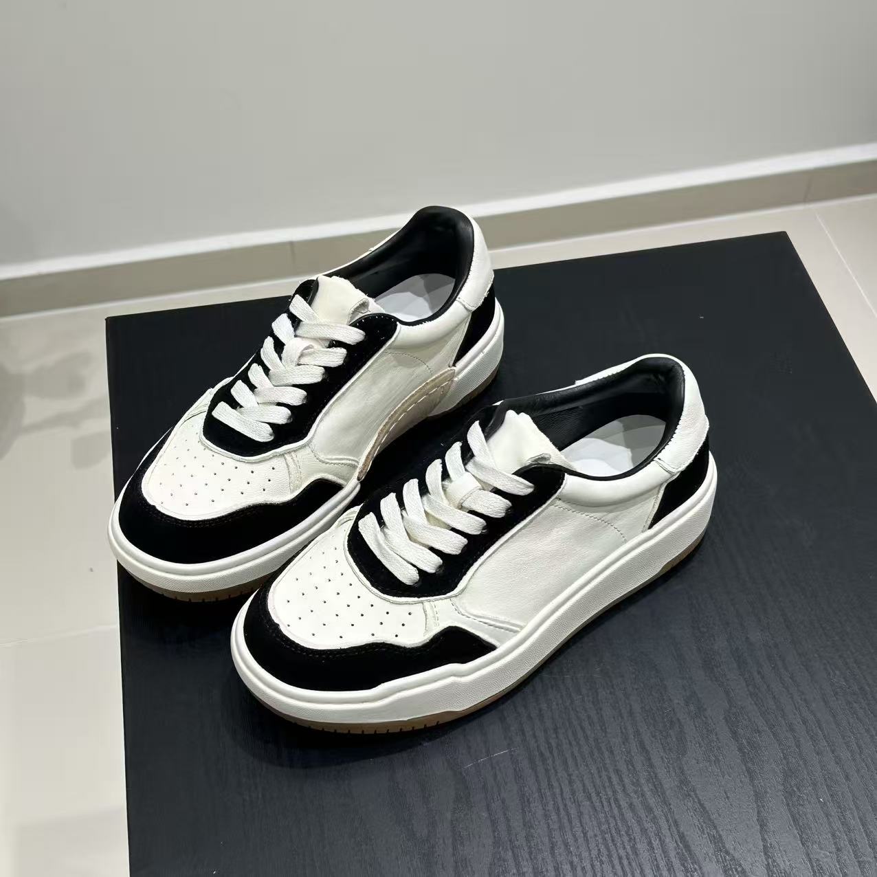 Women's Washed Horse Autumn Fashionable Versatile Breathable Women's Board Shoes