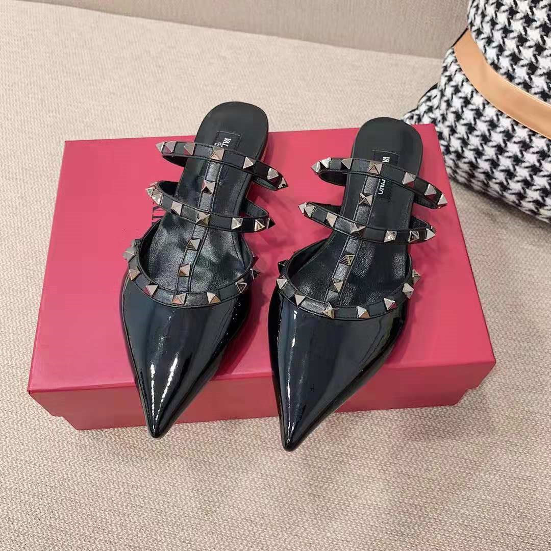 Women's Rivet Outer Wear Pointed Muller Flat Sandals