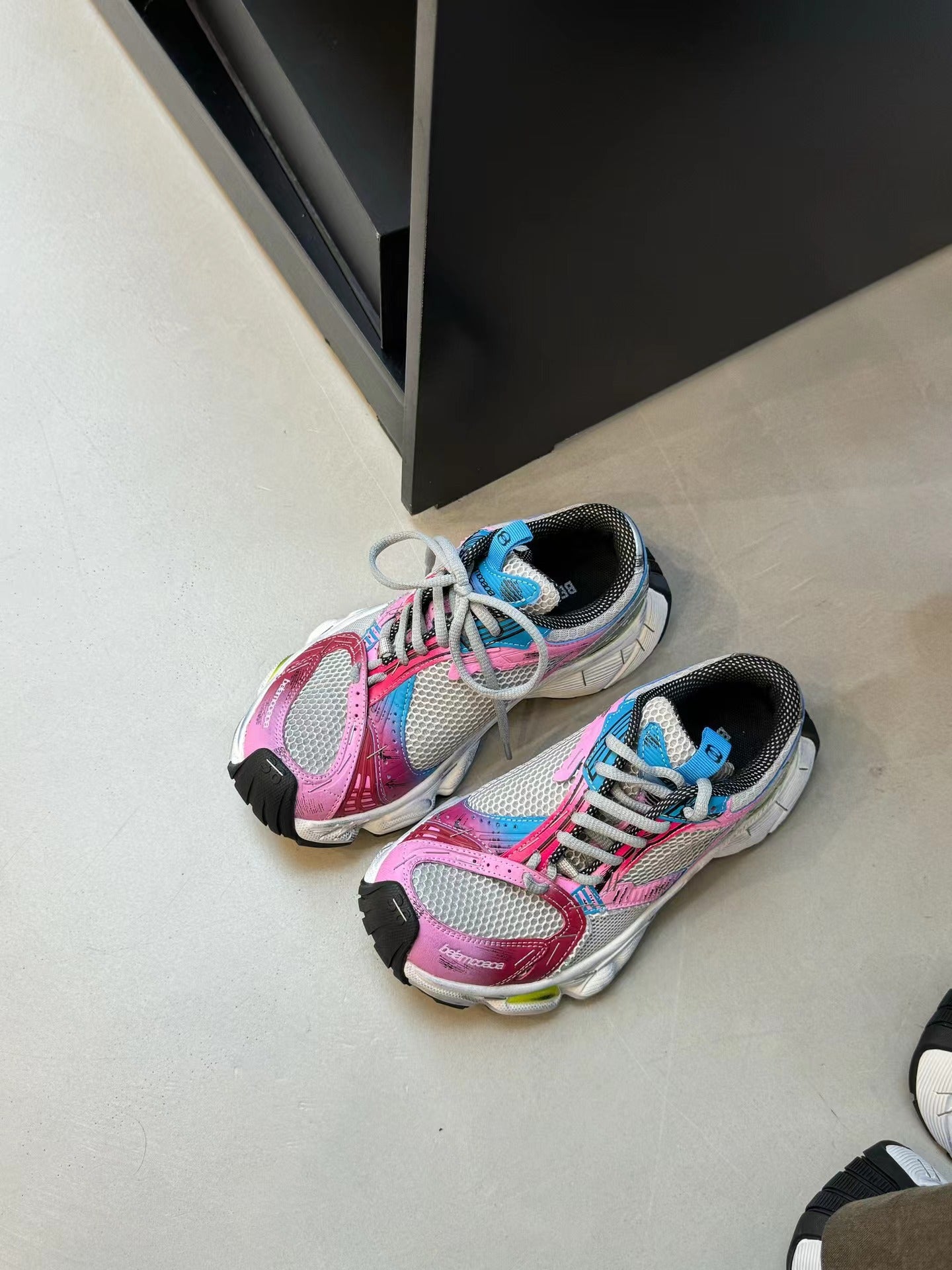 Retro Distressed Brushed Thick Bottom Breathable Sneakers