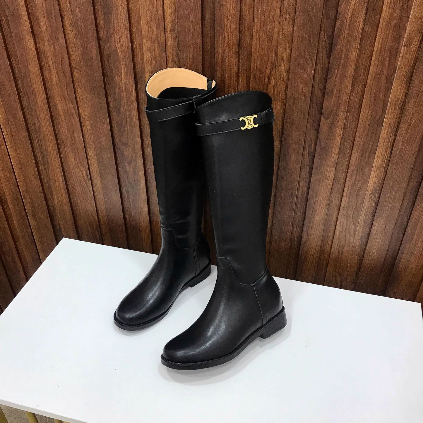 Women's Fashion Cowhide Oblique Arc Buckled Chunky Boots