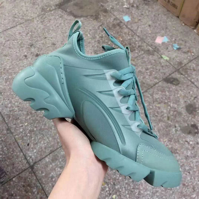 Popular Comfortable Feet Small Thickened Height Increasing Sneakers