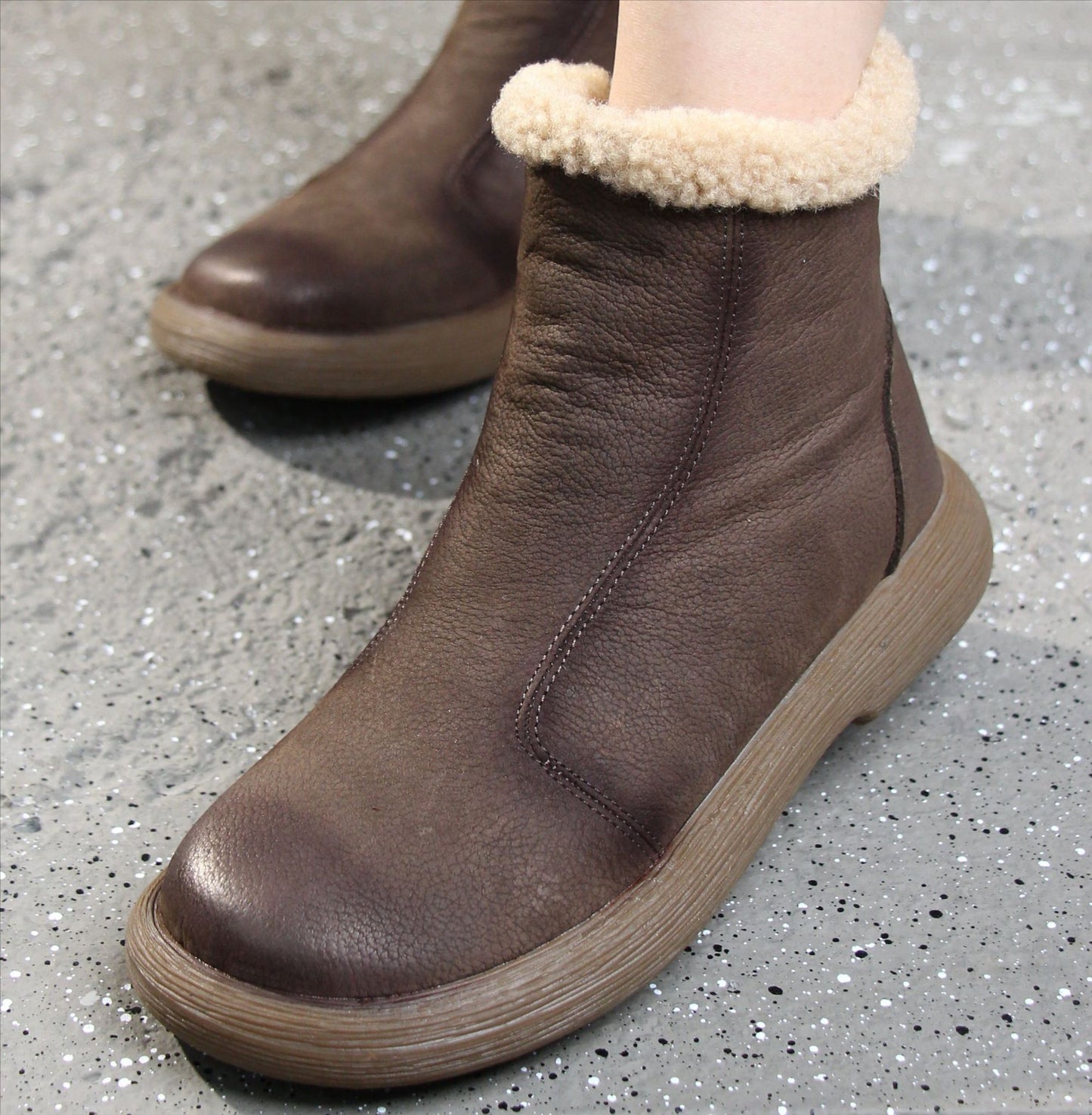 Women's Cowhide Retro Round Toe Side Zipper Short Boots