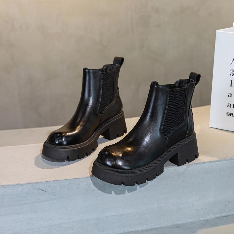 Women's Cowhide Chelsea Smoke Pipe Round Head Thick Boots