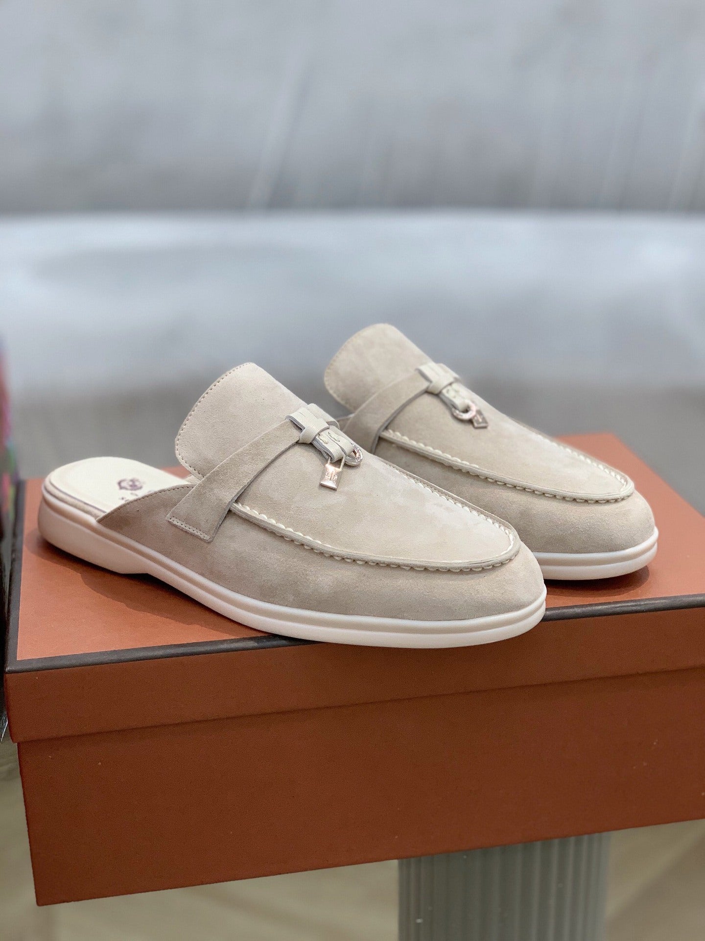 Women's & Men's Toe Box Plus Size Genuine Lazy Comfortable Slip-on Flat Slippers
