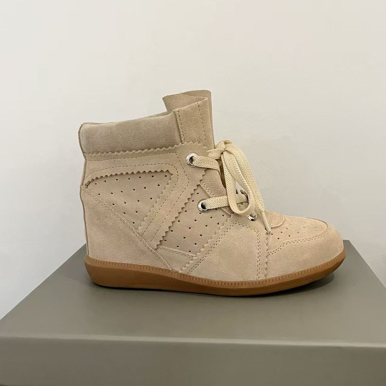 Women's Genuine Height Increasing Insole Fashionable Women's Casual Shoes