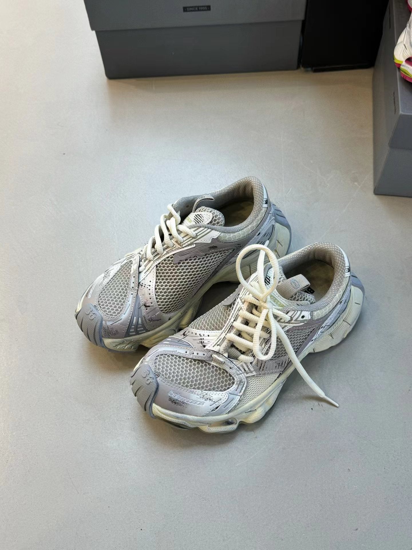Retro Distressed Brushed Thick Bottom Breathable Sneakers