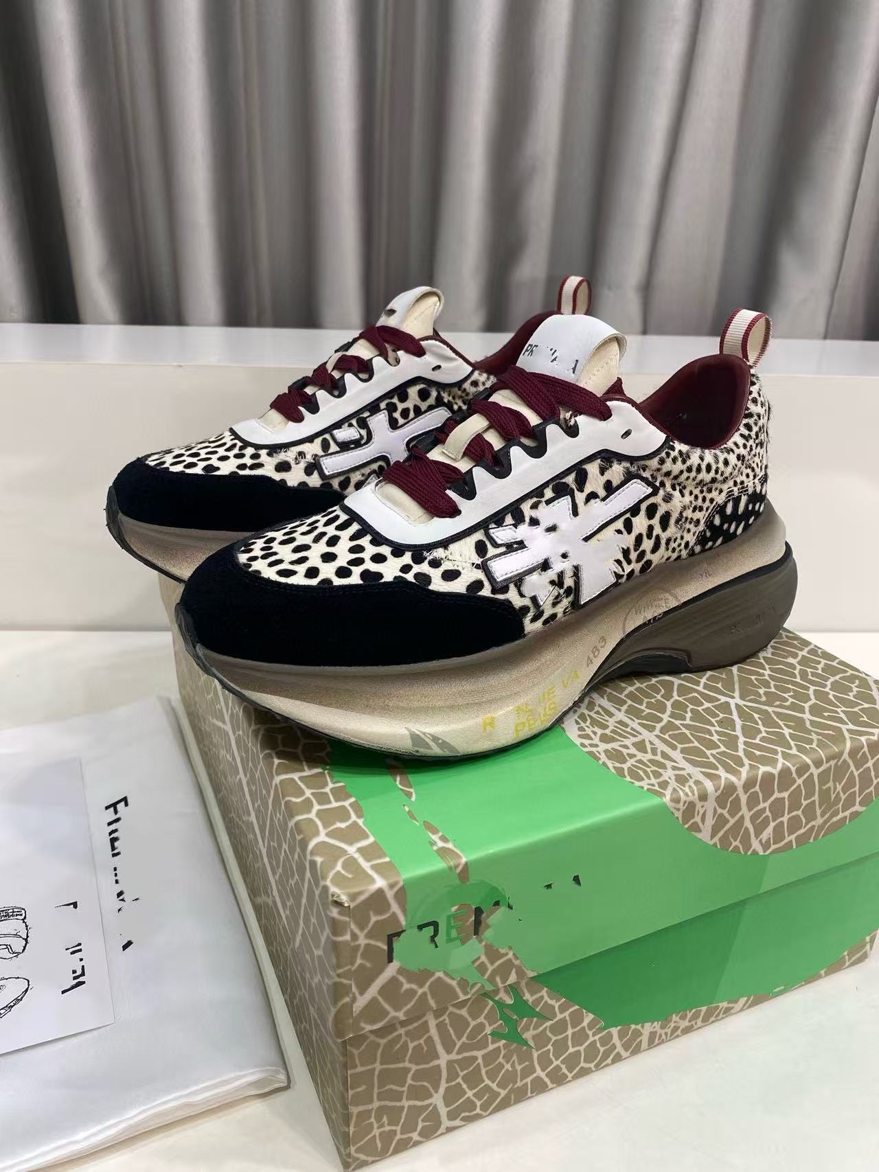 Women's & Men's Retro Daddy Sports Breathable Mesh Sneakers