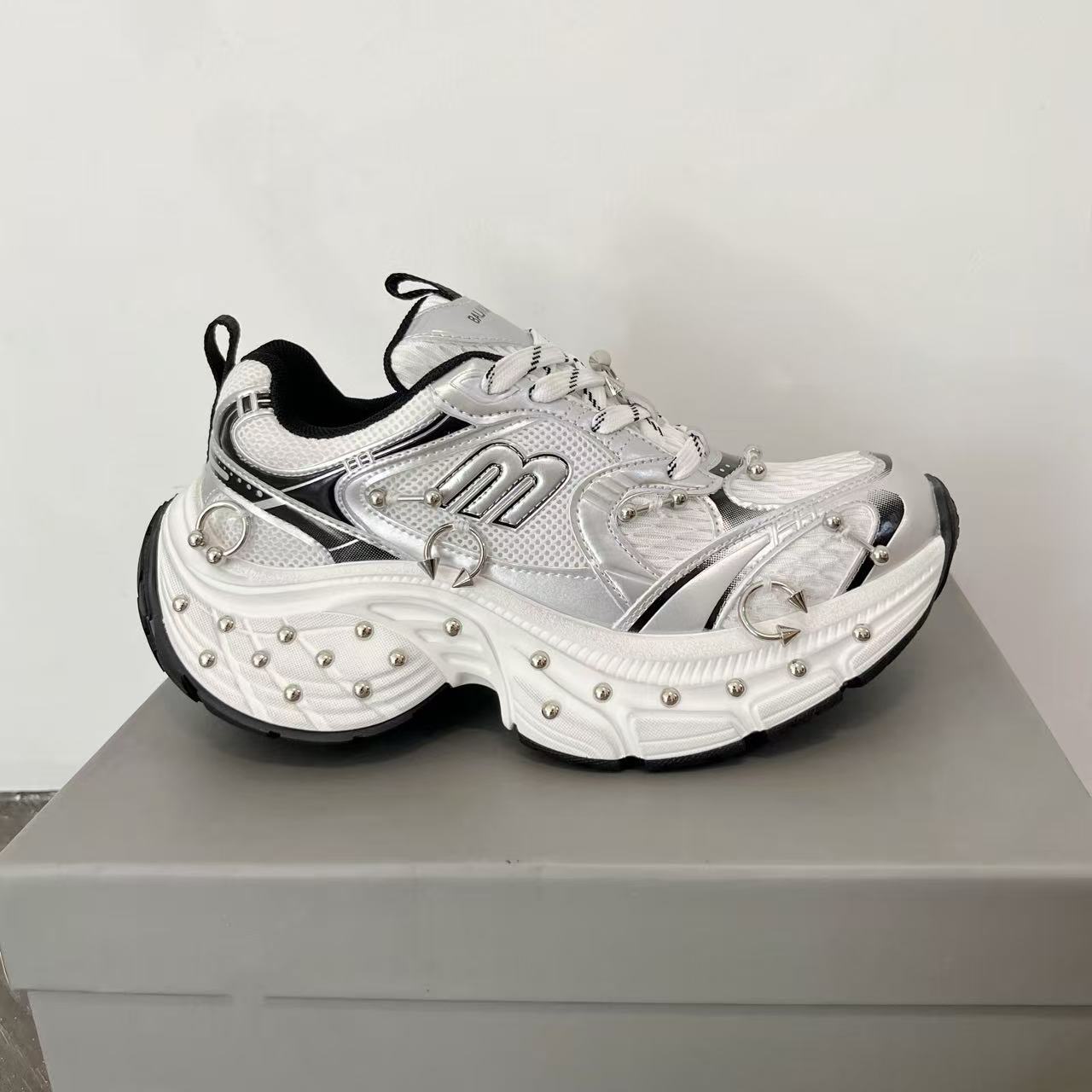 Women's Dad Rivet Model Style Platform Height Increasing Couple Women's Sports Shoes