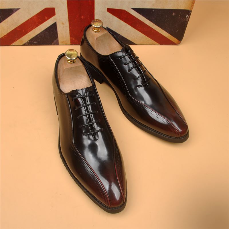 Men's Formal British Style Retro Breathable Wedding Men's Business Leather Shoes
