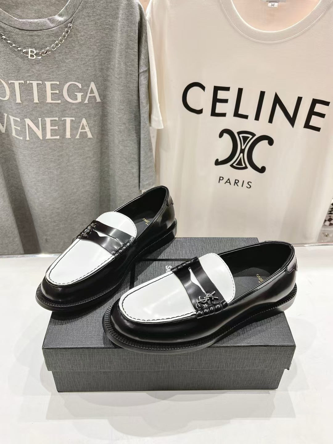Women's Small Four Fashion European Version Genuine Loafers